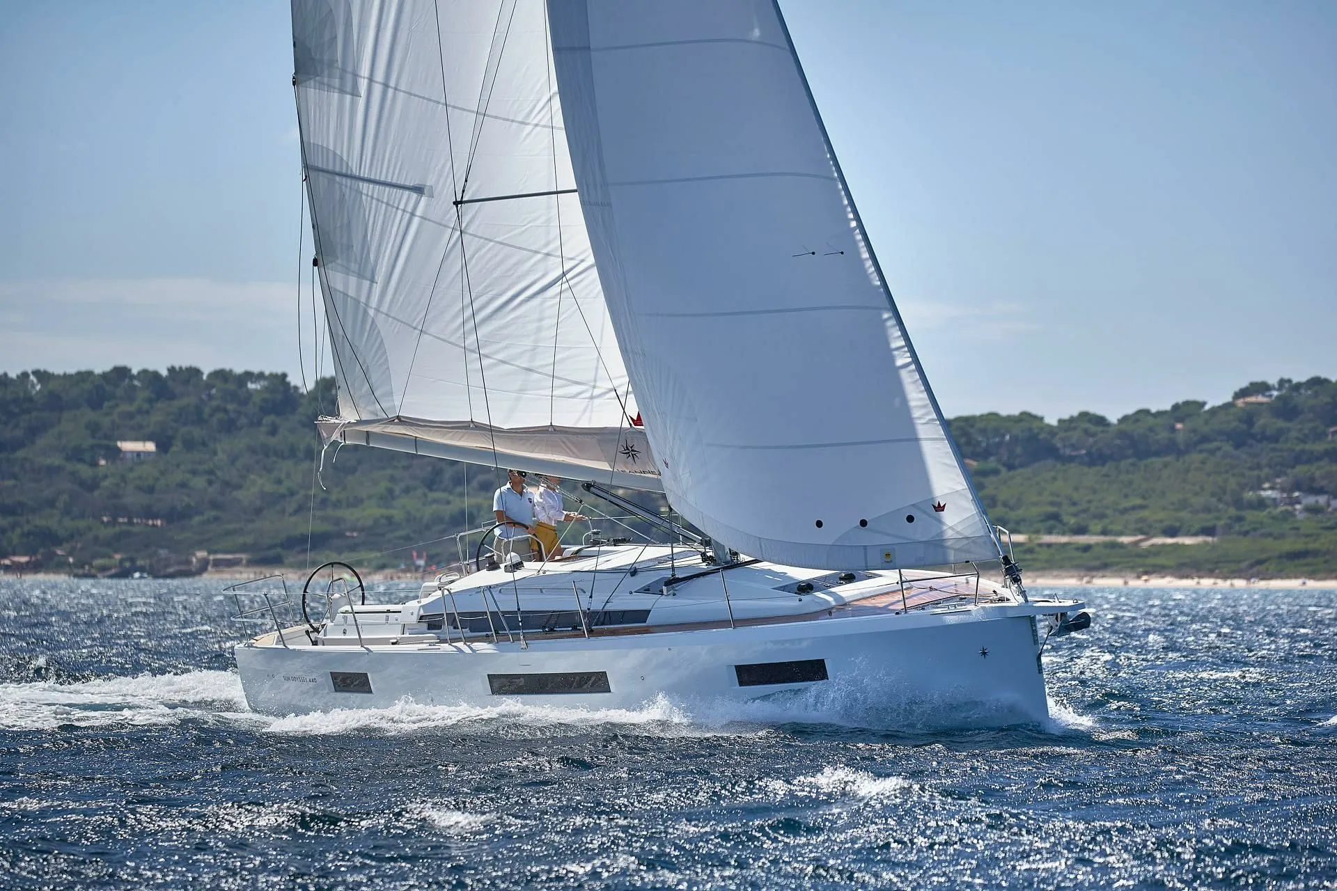 Rent a 13.39m Sailing Yacht Jeanneau Sun Odyssey 440 in Portocolom