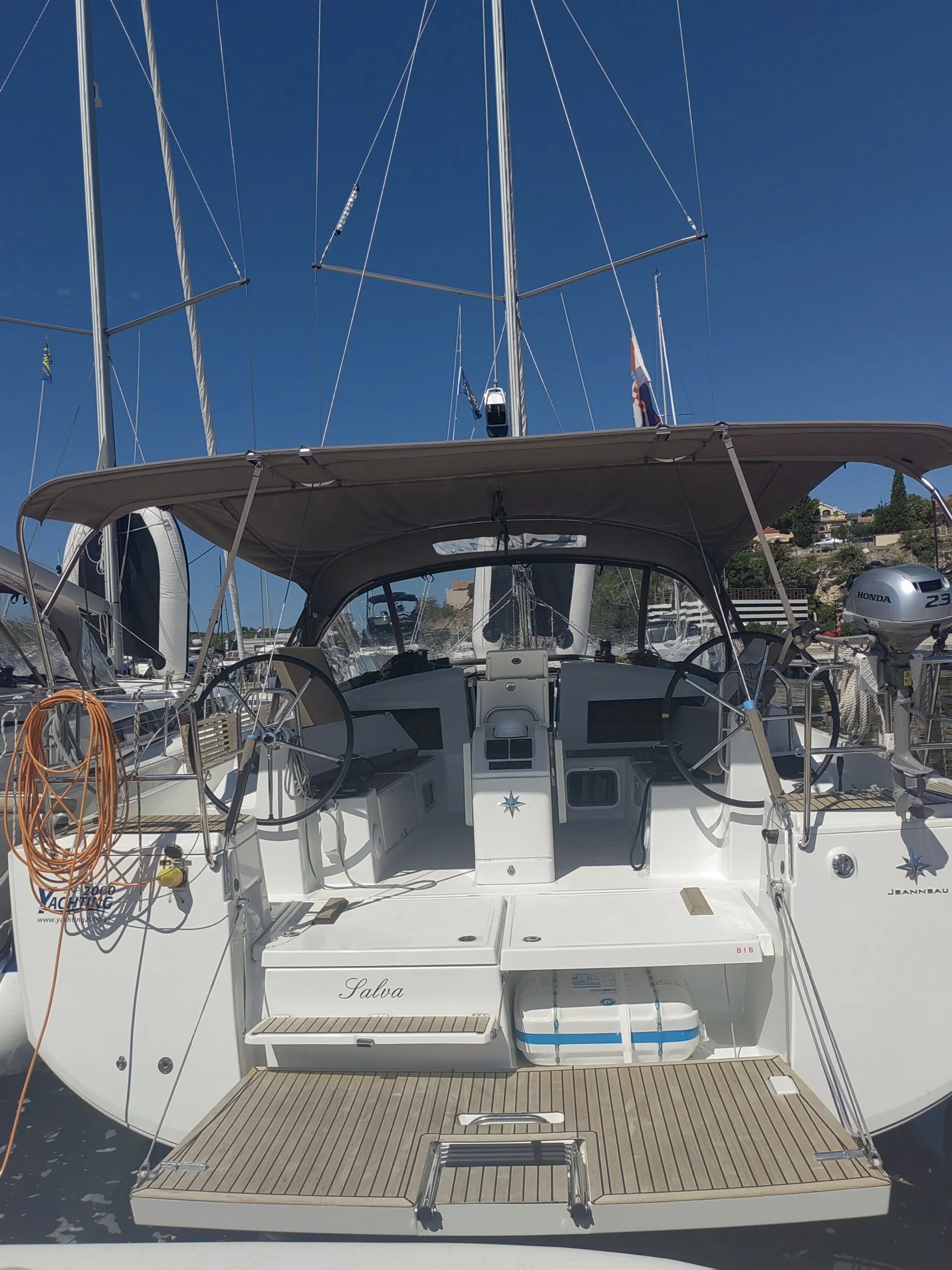 Boot - 13.39m Šibenik Jeanneau Sun Odyssey 440 Sailing Yacht Hire