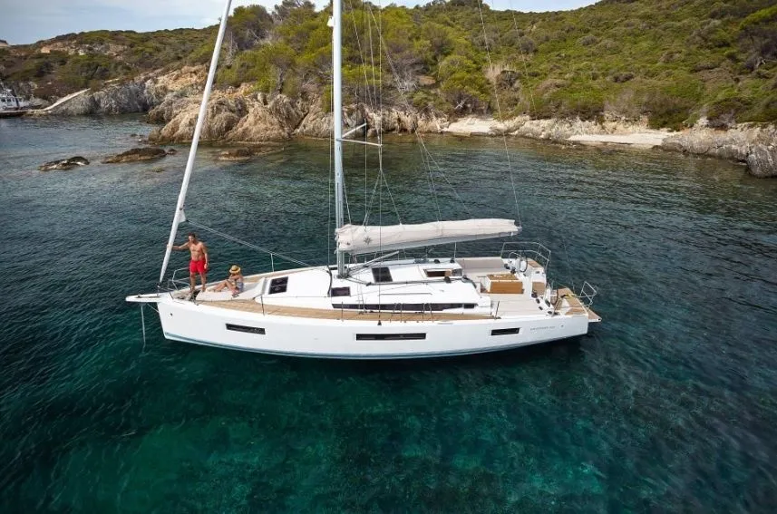 Charter a 13.4m Sailing Yacht Jeanneau Sun Odyssey 440 in Piombino