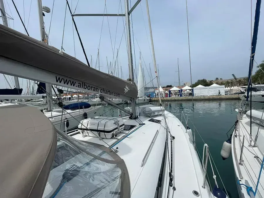 Charter a 14.42m 4 Cabin Sailing Yacht in Santa Cruz de Tenerife