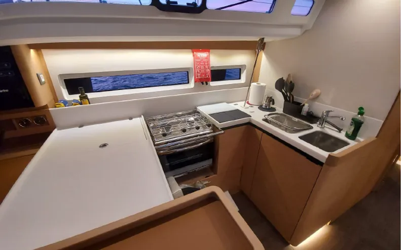 SSY-01 Charterboot - 4