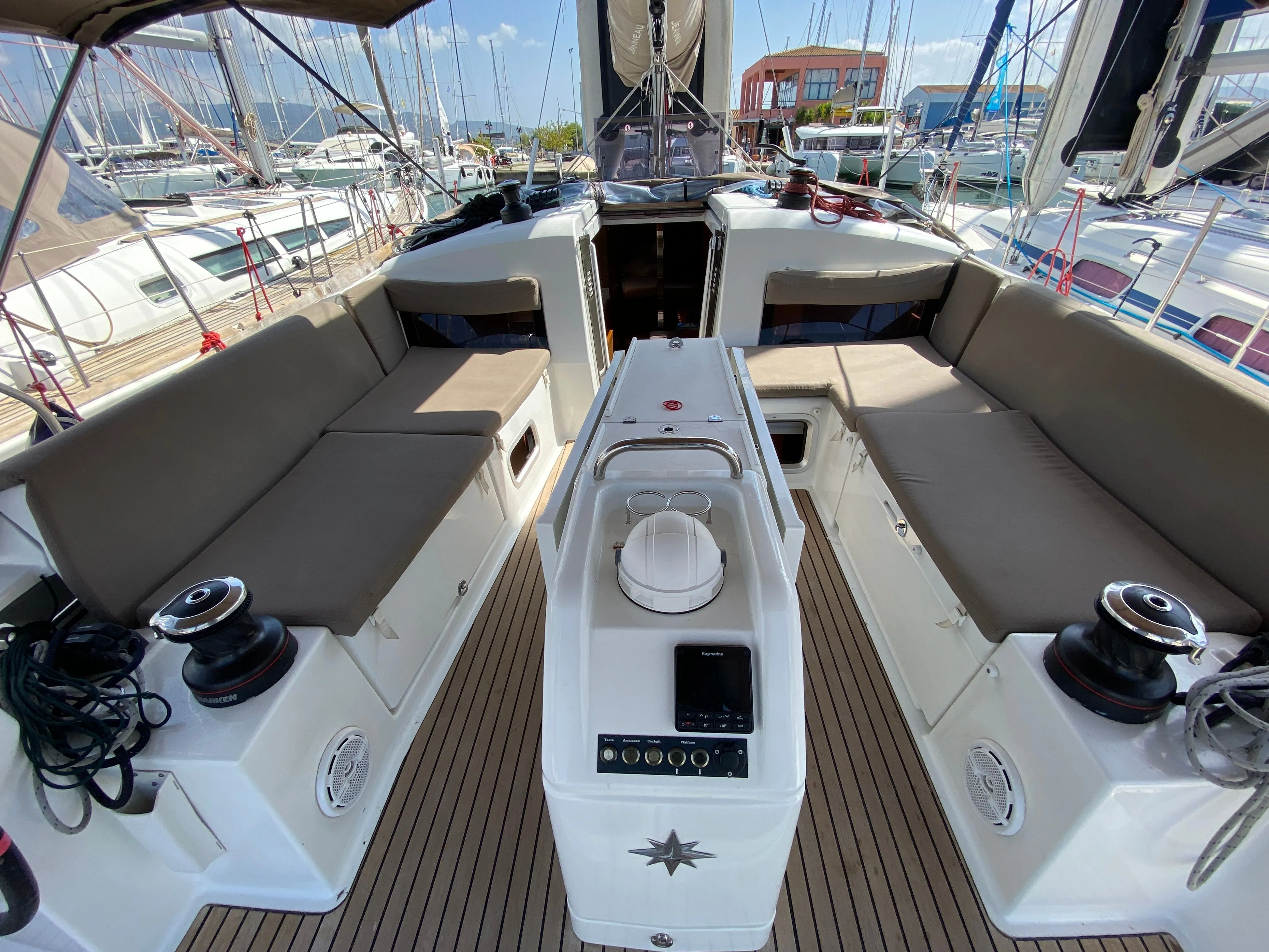 Explore Piso Livadi on a 13.39m Rental Sailing Yacht Jeanneau Sun Odyssey 440