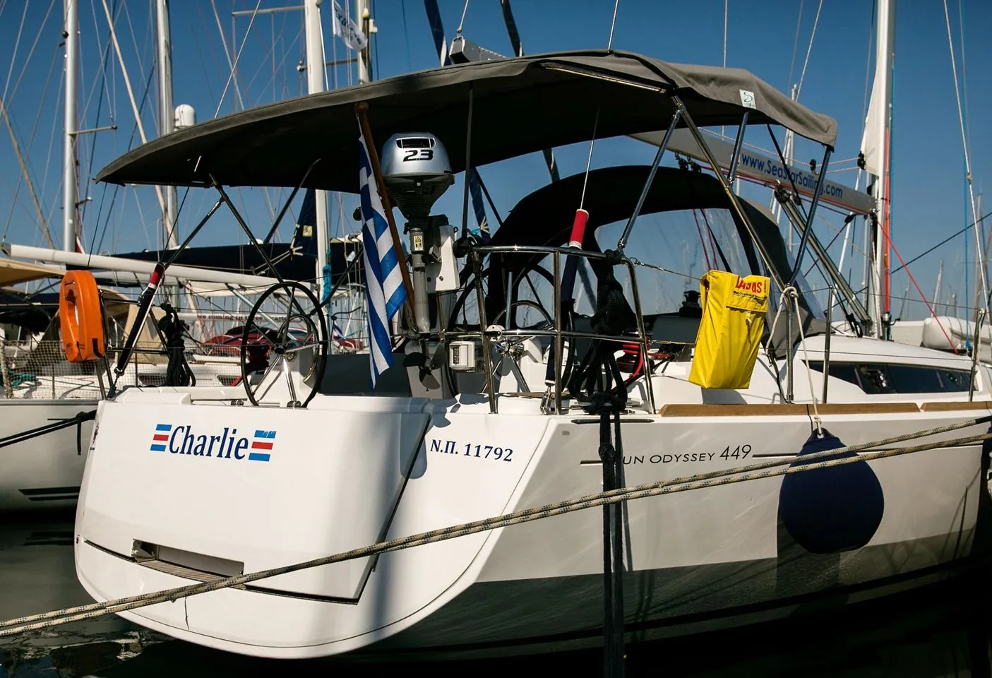 Charlie Charterboot - 1
