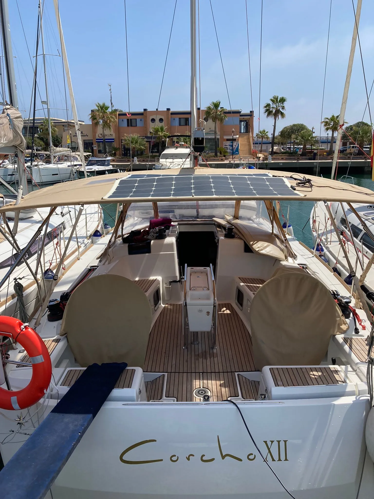 Boot - Rent a 13.76m Jeanneau Sun Odyssey 449 in Denia