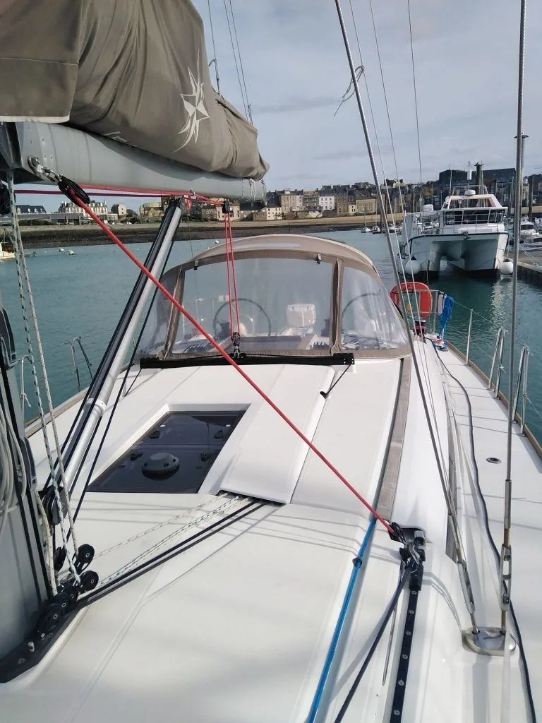 Rent a 13.76m Jeanneau Sun Odyssey 449 in Saint Malo