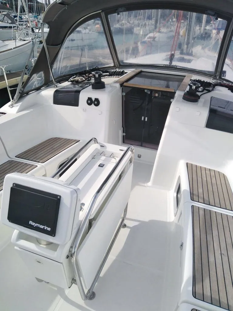 Diarch 3 Charter Boat