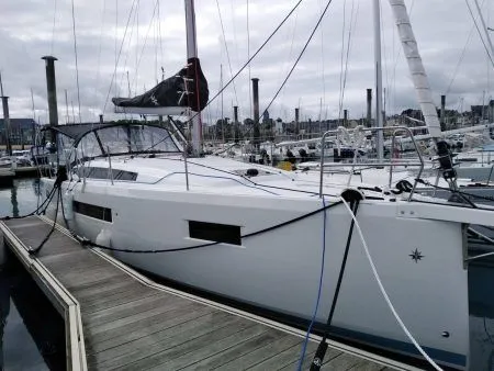 Diarch 3 Charter Boat
