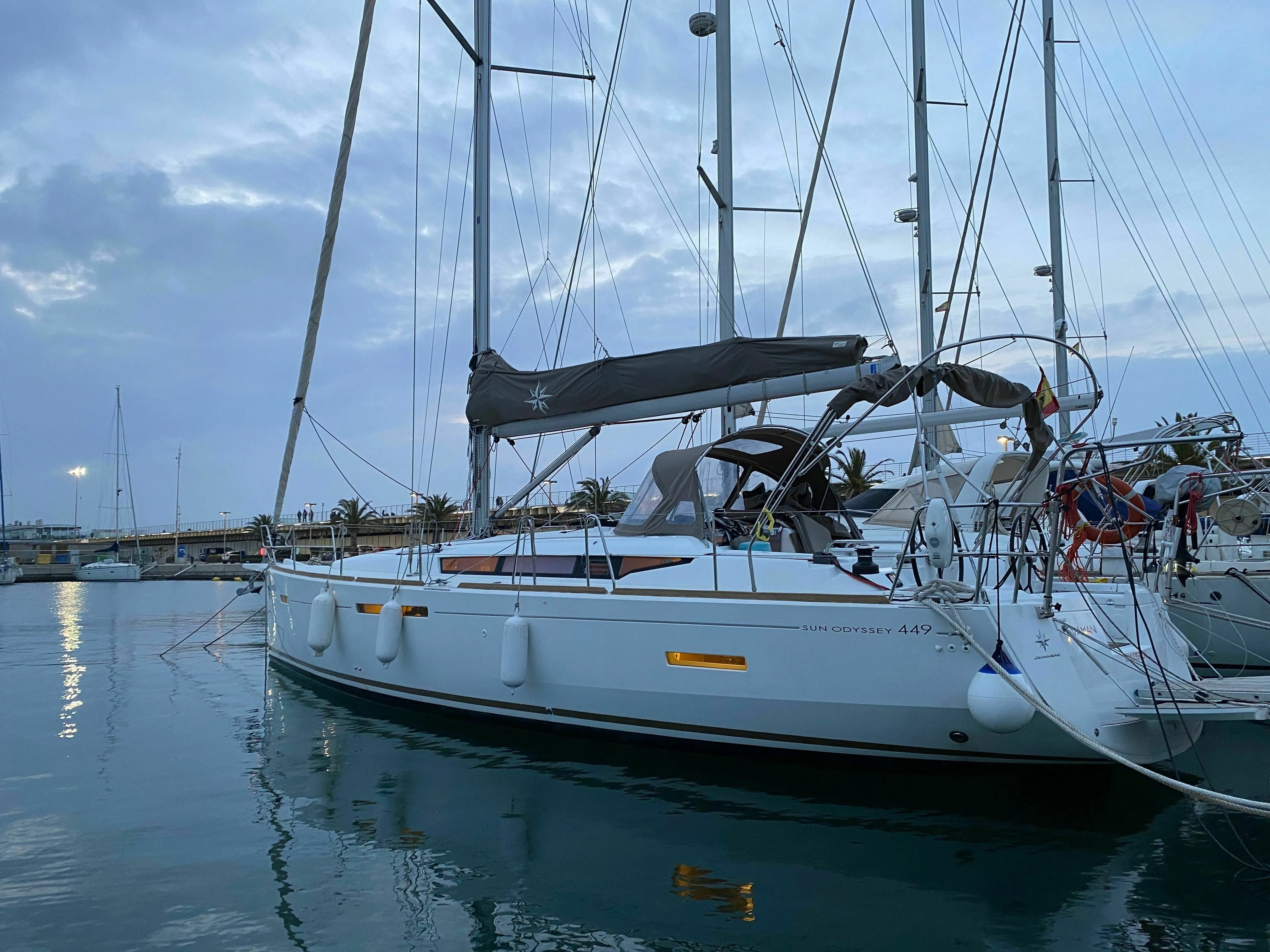 Vamani Charter Boat