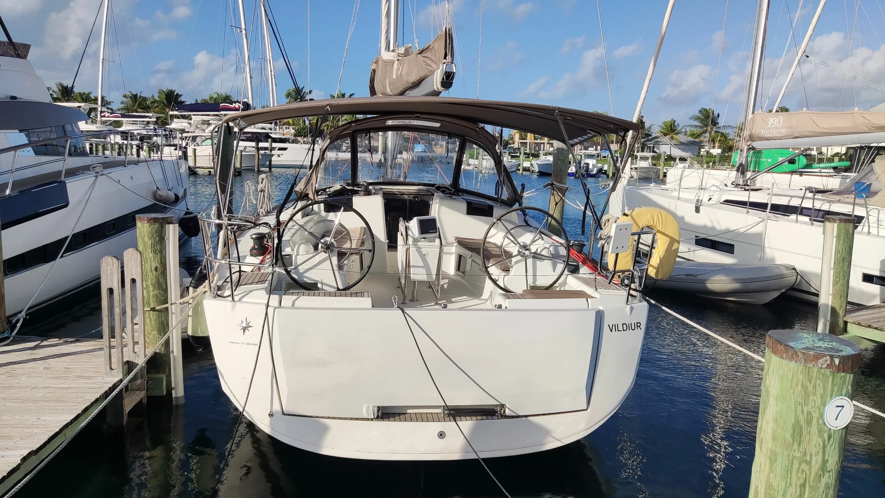 Vildiur Charter Boat