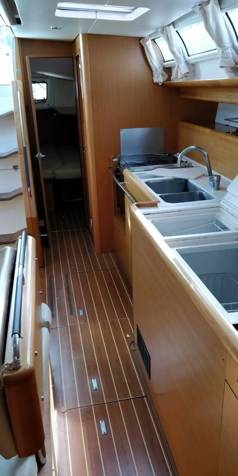 Cap West 44 Charter Boat
