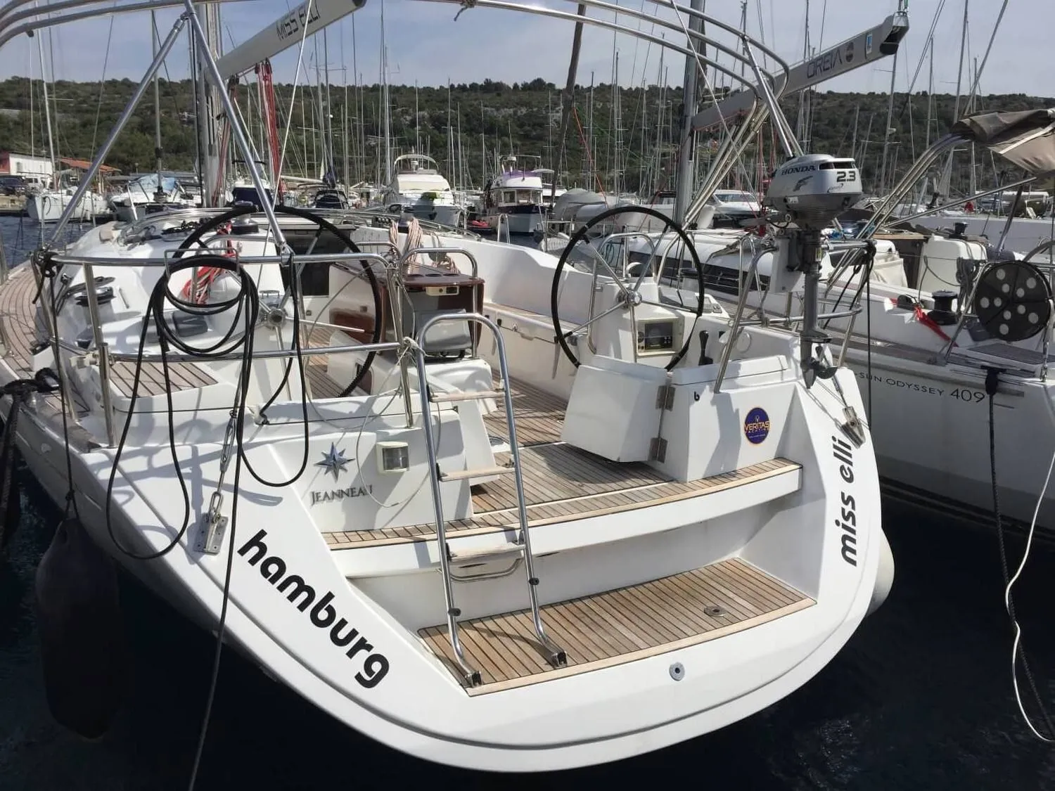 Charter a 13.7m 3 Cabin Sailing Yacht in Gouvia