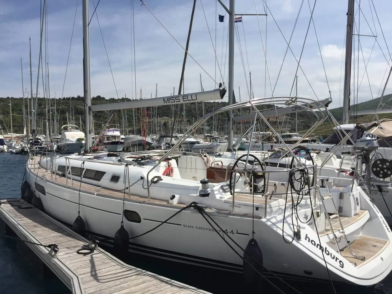 Miss Elli Charter Boat