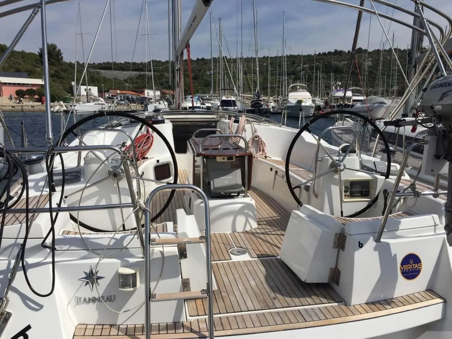 Miss Elli Charter Boat