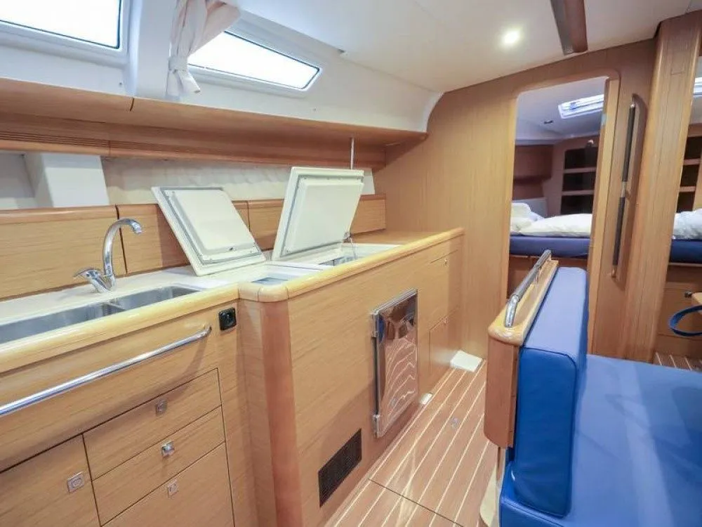 Oceania Charter Boat