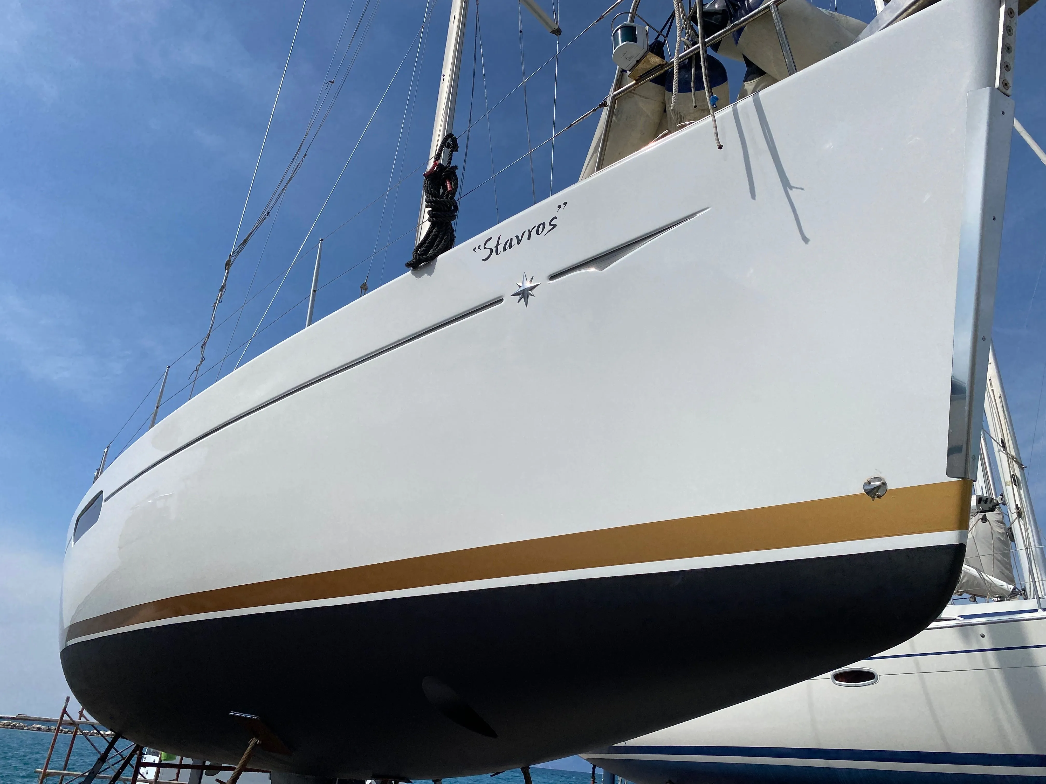 Чартер Stavros - 3
