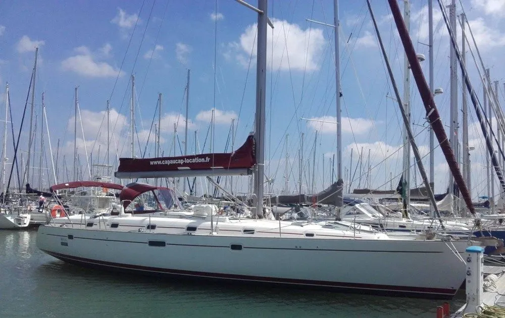 Aunis 5 Charter Boat - 1