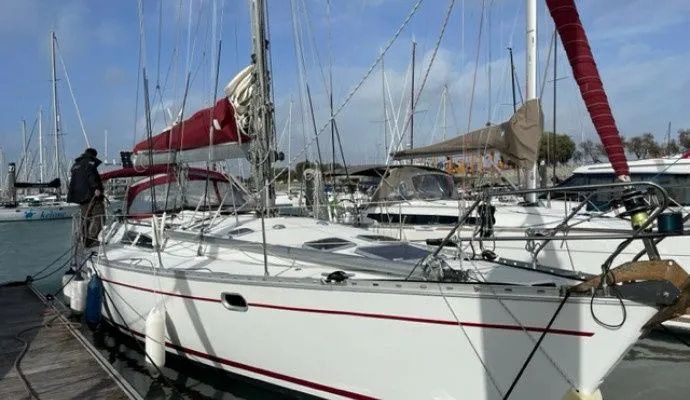 Aunis 5 Charter Boat - 3