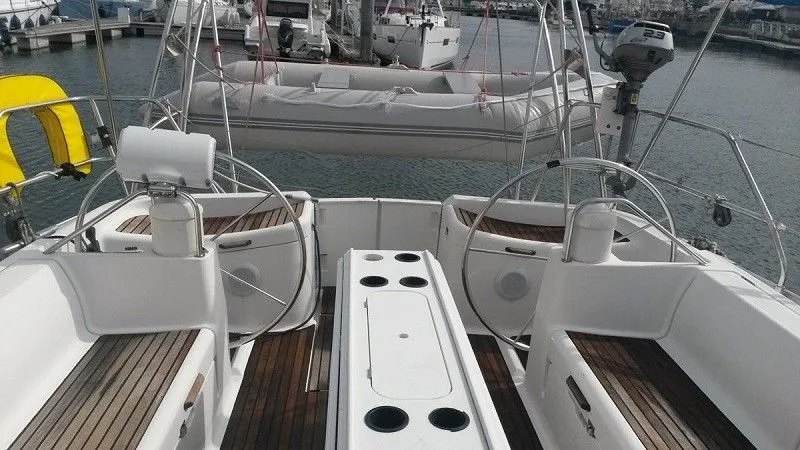 Le Bourlingueur Charter Boat - 4