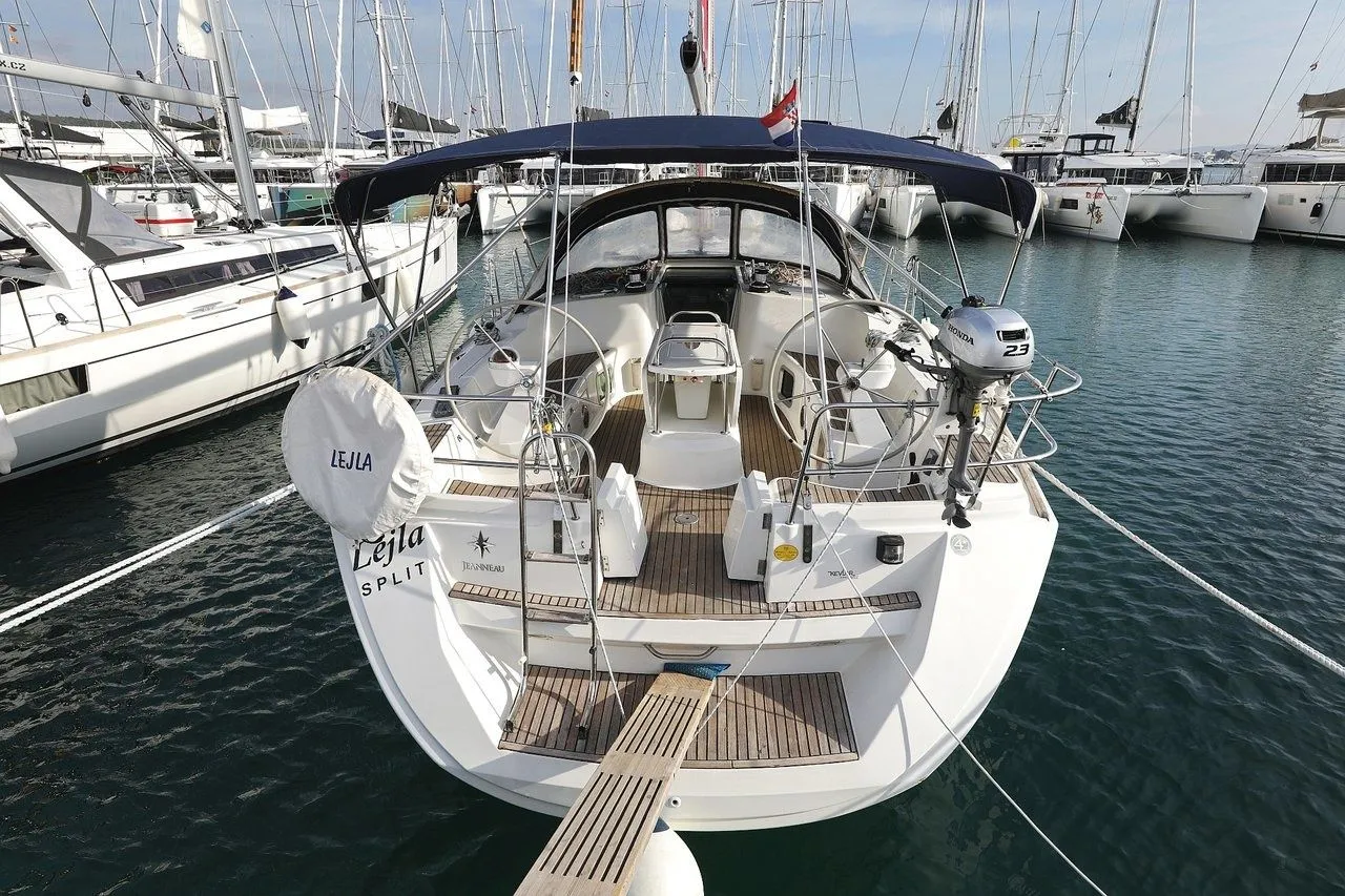 Lejla Charter Boat - 1