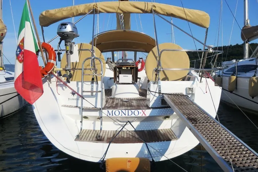 MondoX Charterboot - 3