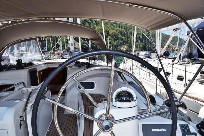 Black Kiss Charterboot - 5