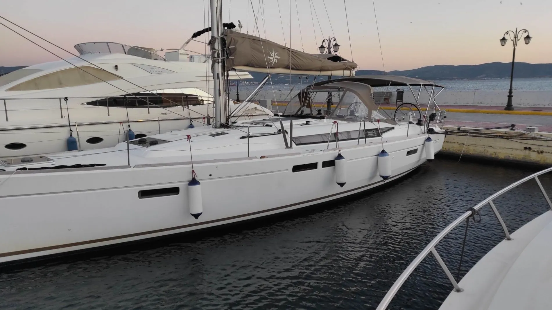 Explore Elefsina on a 14.32m Rental Sailing Yacht