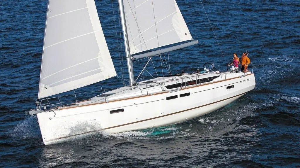 Perla Charter Boat - 3