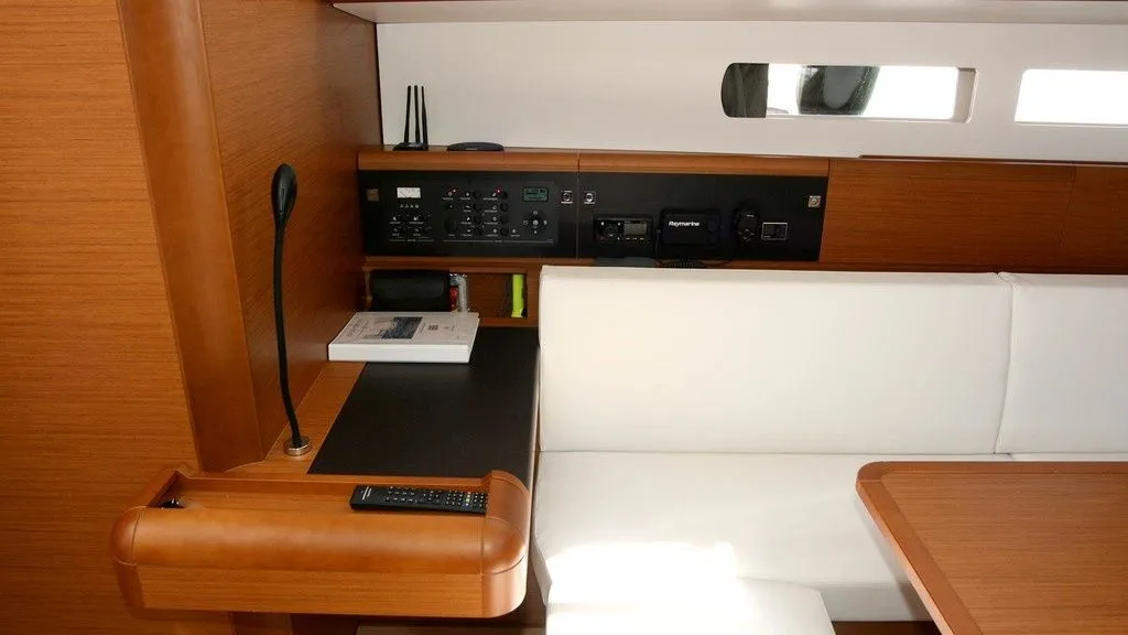 Perla Charter Boat - 5