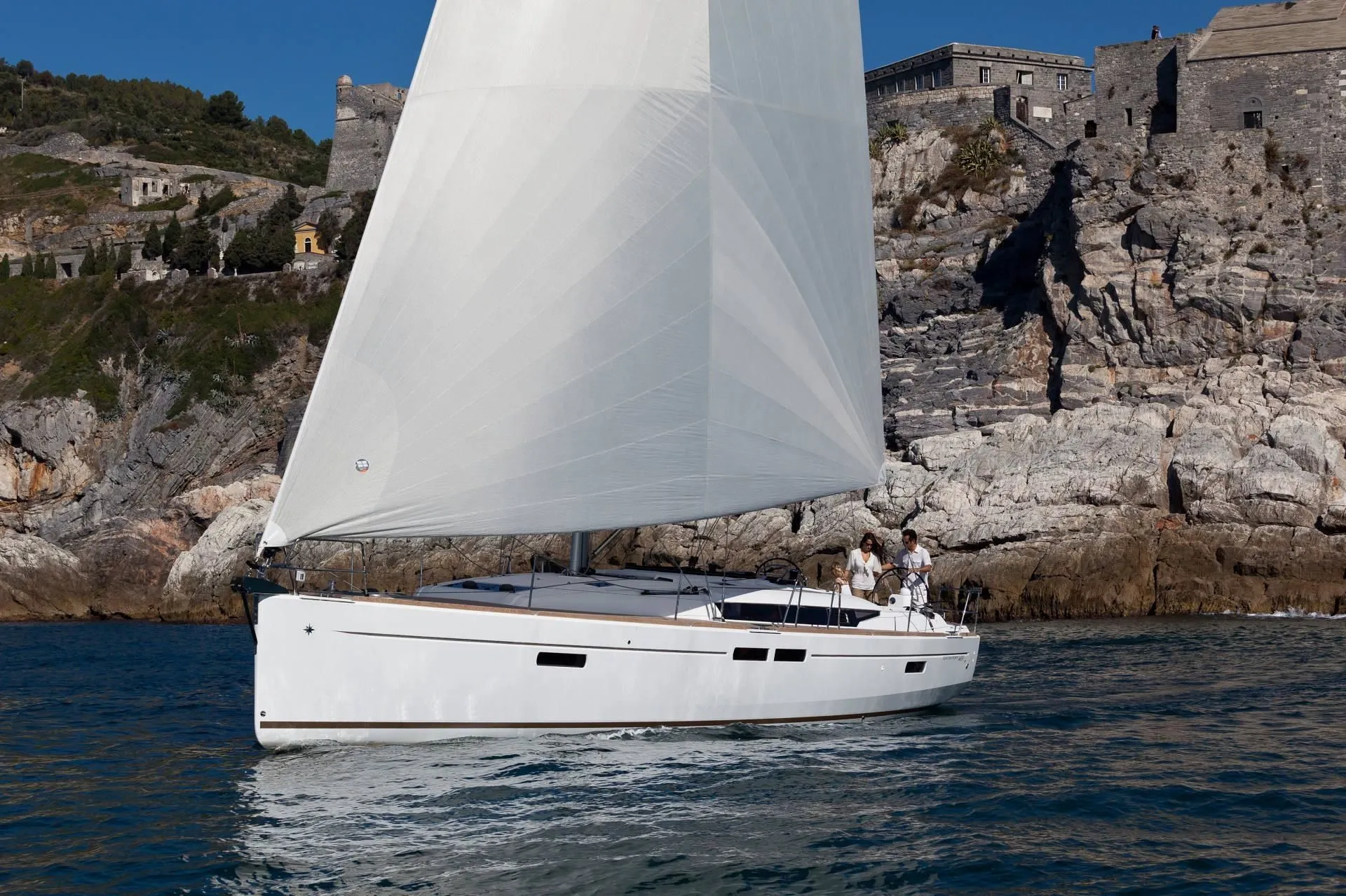 Explore Marsh Harbour on a 14.05m 3 Cabin Sailing Yacht Rental