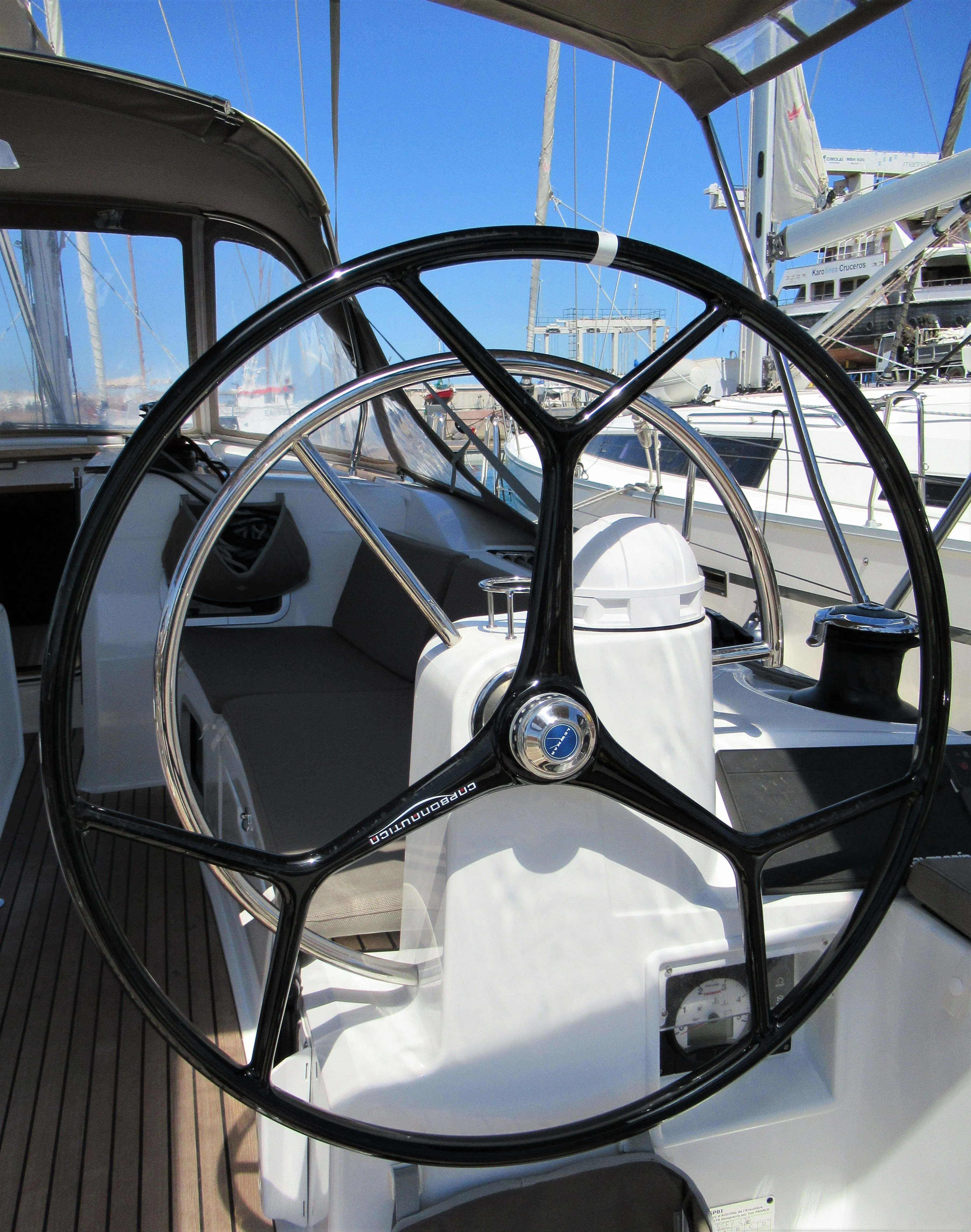 Taguari Charter Boat