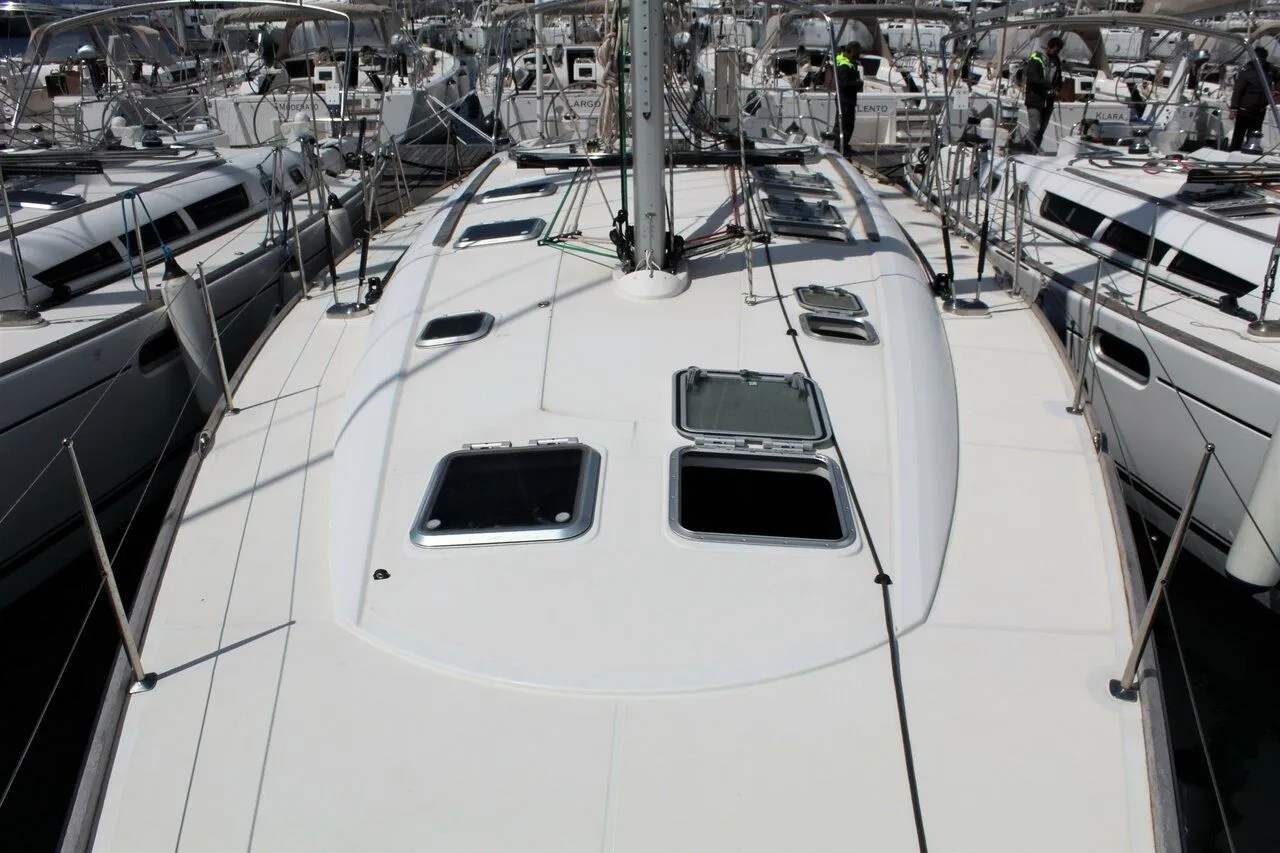 Anna T Charterboot - 5