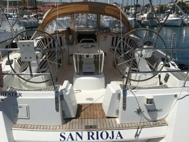 Charter a 14.98m Sailing Yacht in Tribunj
