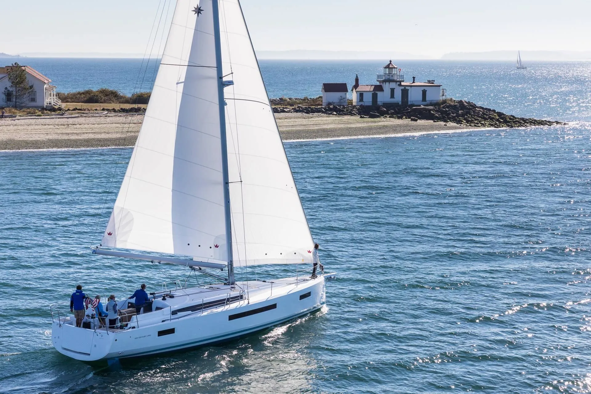 Explore Castellammare di Stabia on a 14.22m Rental Sailing Yacht Jeanneau Sun Odyssey 490
