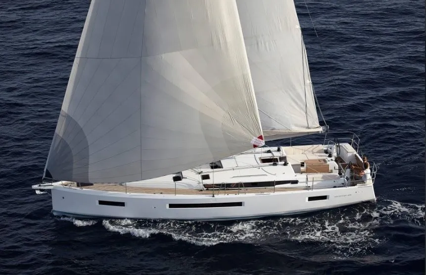 Charter a 14.22m Jeanneau Sun Odyssey 490 in Keramoti