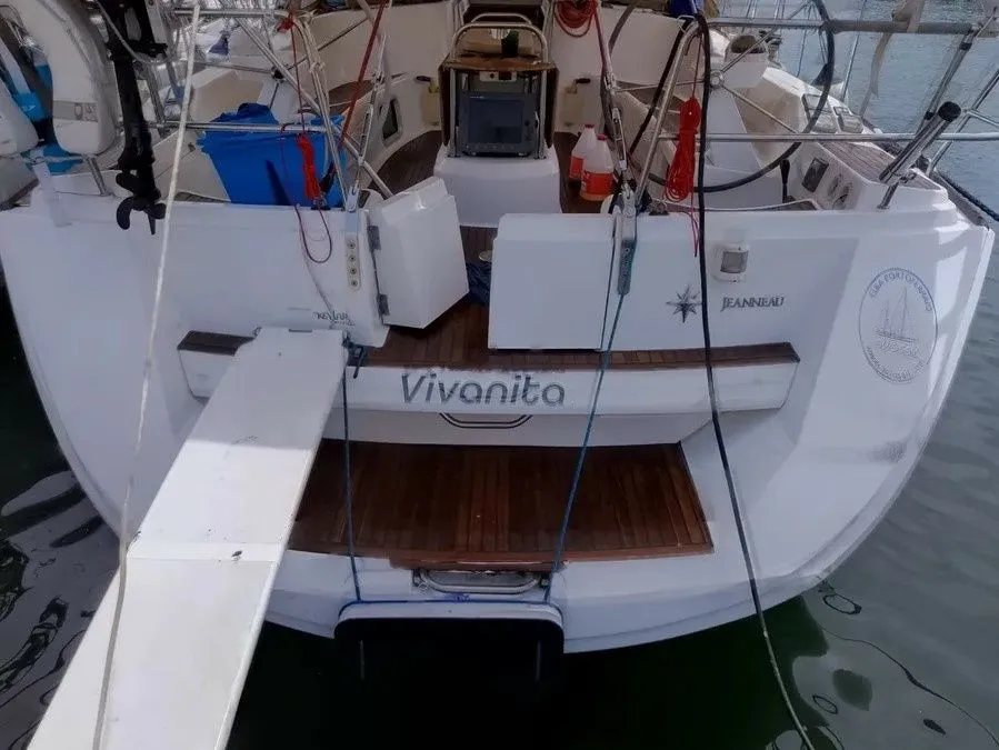 Vivanita Charter Boat