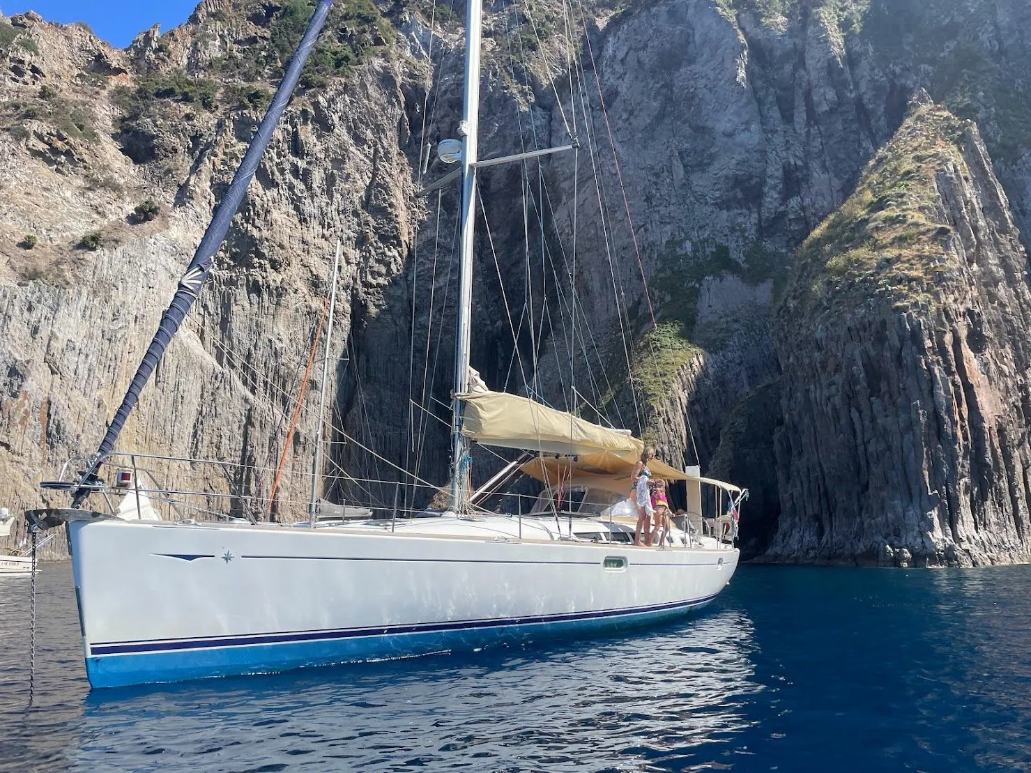 14.98m Badalona Sailing Yacht Jeanneau Sun Odyssey 49i Hire