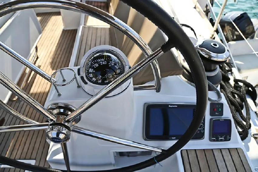 Amfitriti Charter Boat