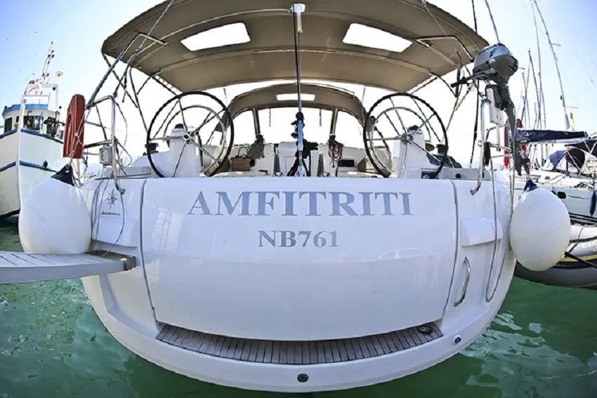 Amfitriti Charter Boat
