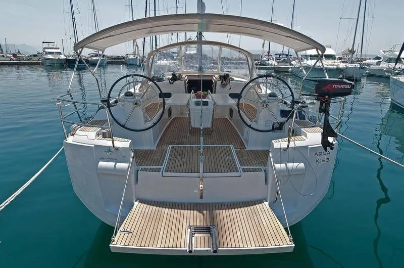 Aqua Kiss Charter Boat - 4