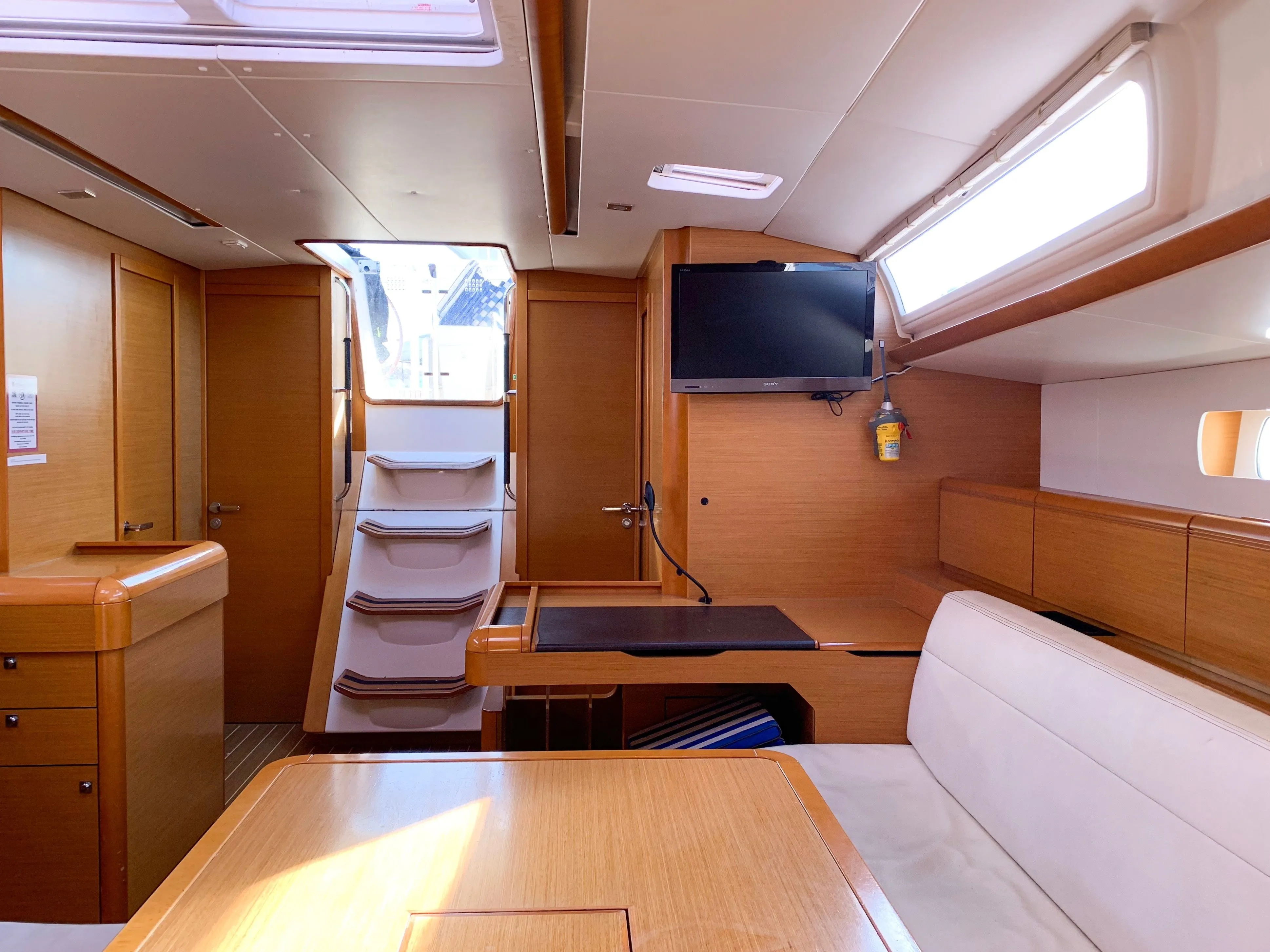 Charter a 15.38m 5 Cabin Sailing Yacht in Parikia
