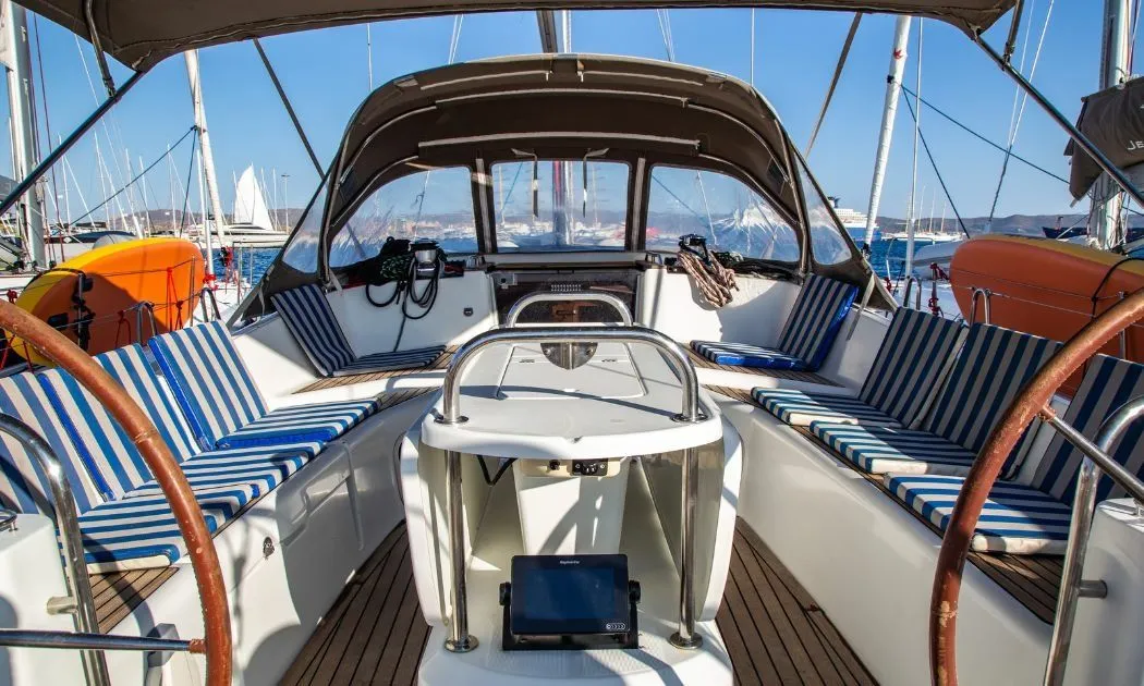 Nefeli 2 Charterboot - 3