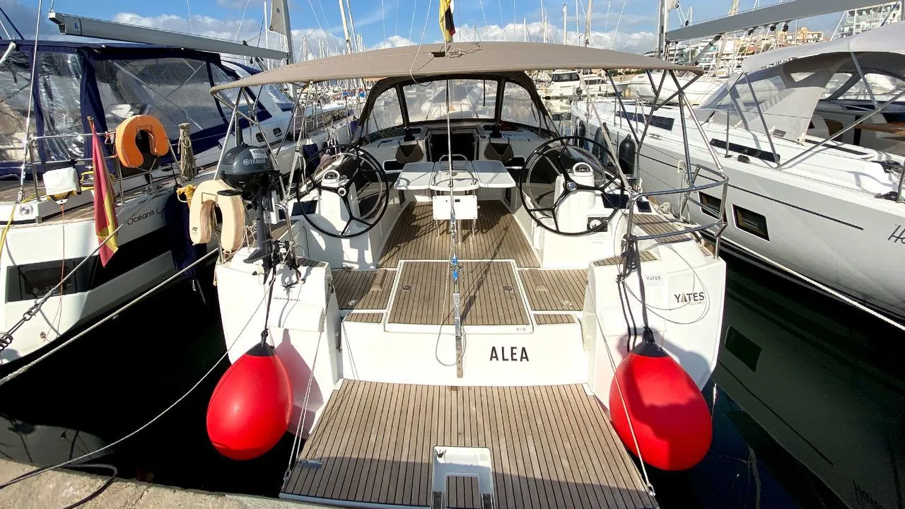 Alea Charter Boat