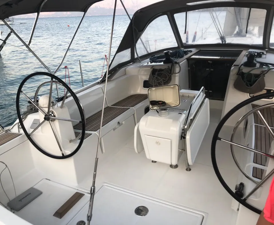 15.75m Corfu Town Jeanneau Sun Odyssey 519 Sailing Yacht Hire