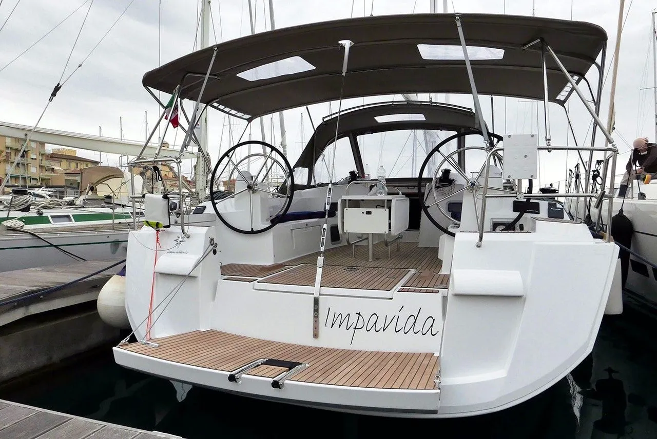 Charter a 15.75m 5 Cabin Sailing Yacht in San Vincenzo