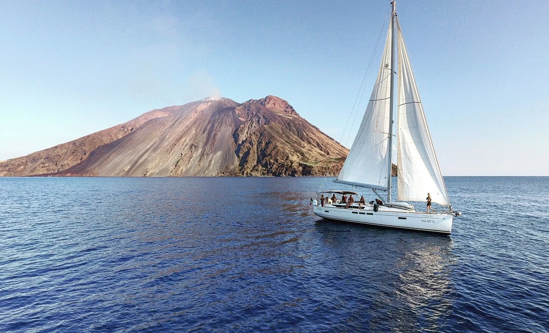 Rent a 15.75m Sailing Yacht Jeanneau Sun Odyssey 519 in Tropea
