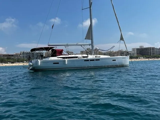 Leia Charter Boat