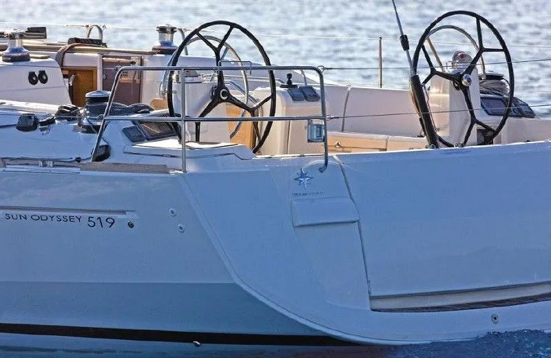 Charter a 15.75m Sailing Yacht in La Paz