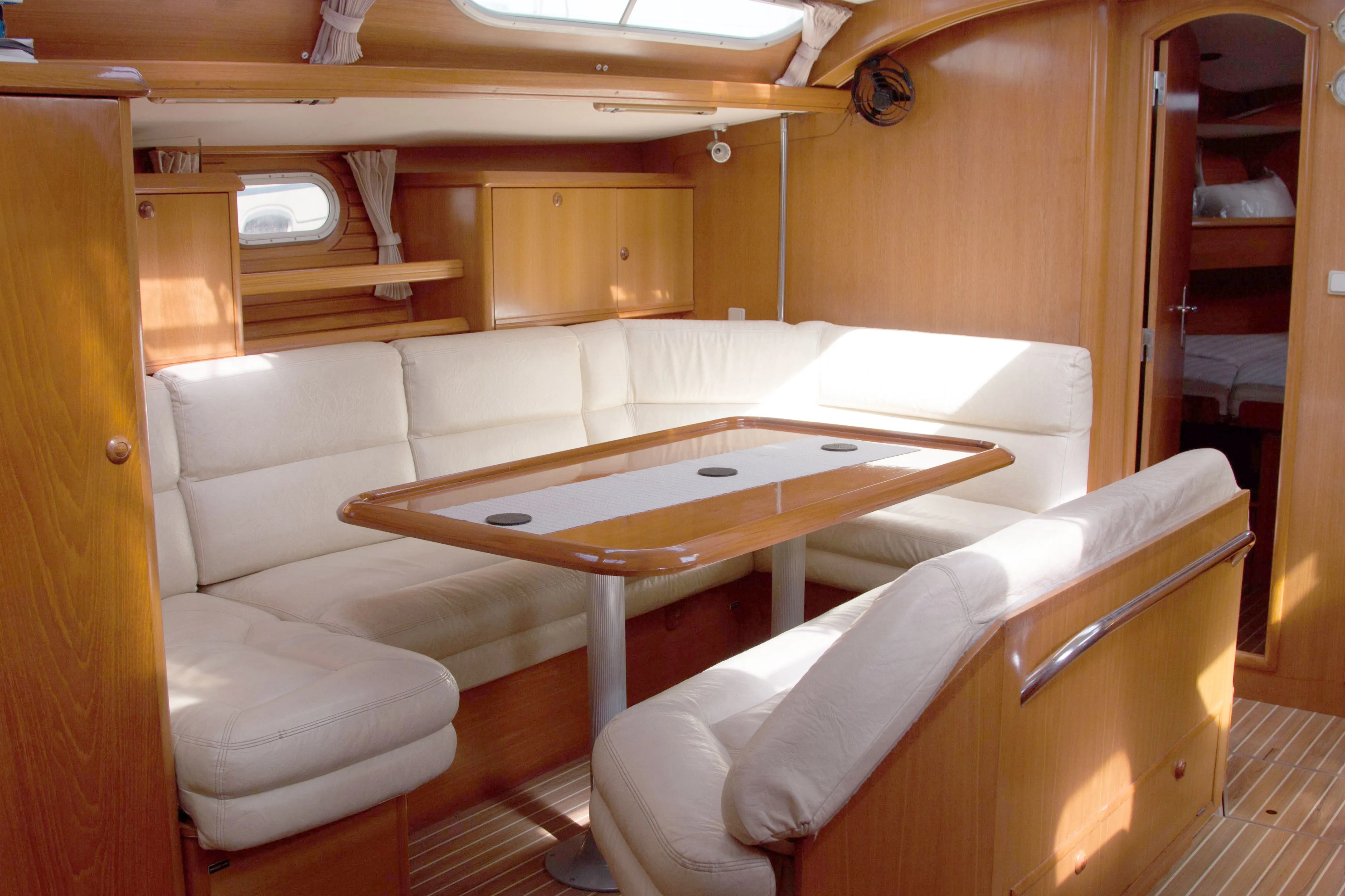 Rent a 15.39m Boat in Nikiti