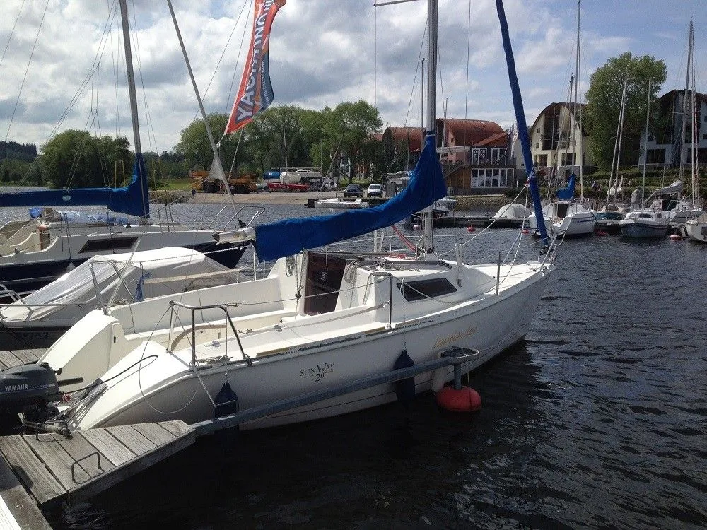 Charter a 6m Sailing Yacht Jeanneau Sun Way 20 in Lipno nad Vltavou