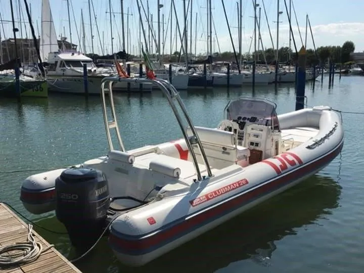 Rent a 8m Joker 26 in Mali Losinj